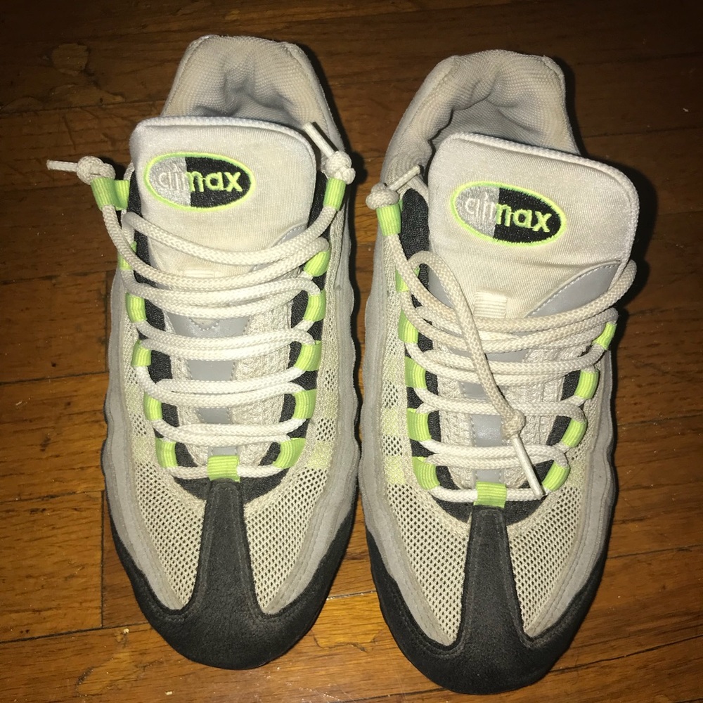 Kids air maxes